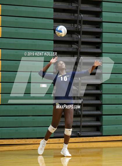 Thumbnail 1 in Detroit Country Day vs Marian (Notre Dame Prep) photogallery.
