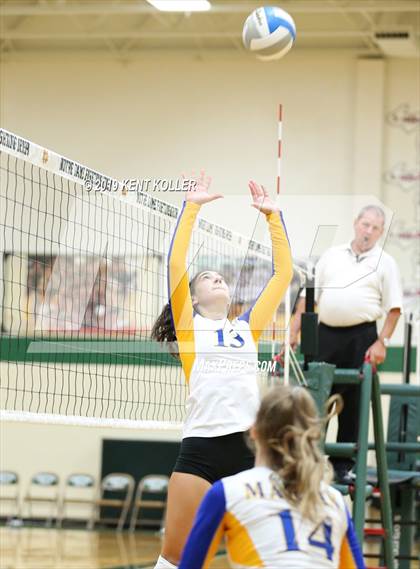 Thumbnail 3 in Detroit Country Day vs Marian (Notre Dame Prep) photogallery.