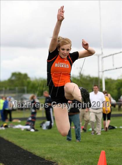 Thumbnail 3 in Hononegah Girls Track Sectional photogallery.