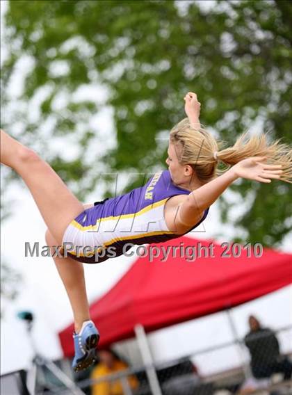 Thumbnail 1 in Hononegah Girls Track Sectional photogallery.