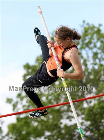 Thumbnail 3 in Hononegah Girls Track Sectional photogallery.