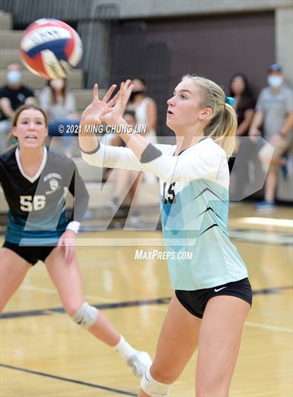 Thumbnail 1 in Beckman @ Aliso Niguel photogallery.