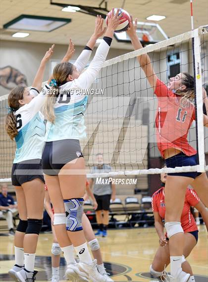 Thumbnail 3 in Beckman @ Aliso Niguel photogallery.