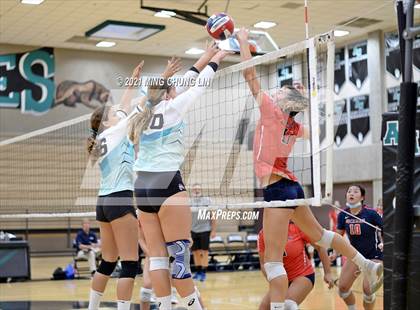 Thumbnail 3 in Beckman @ Aliso Niguel photogallery.