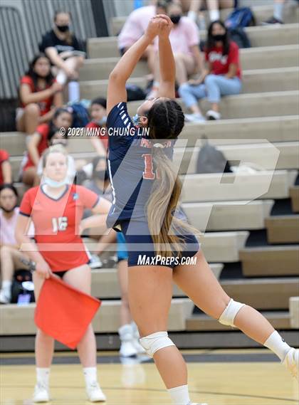 Thumbnail 1 in Beckman @ Aliso Niguel photogallery.