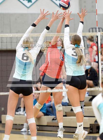 Thumbnail 2 in Beckman @ Aliso Niguel photogallery.