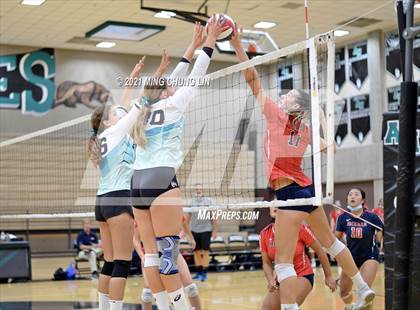 Thumbnail 1 in Beckman @ Aliso Niguel photogallery.