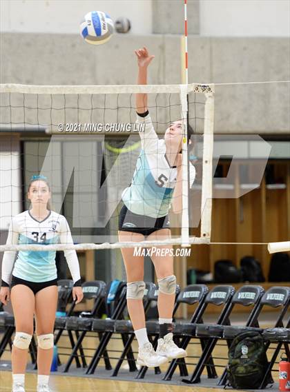 Thumbnail 3 in Beckman @ Aliso Niguel photogallery.