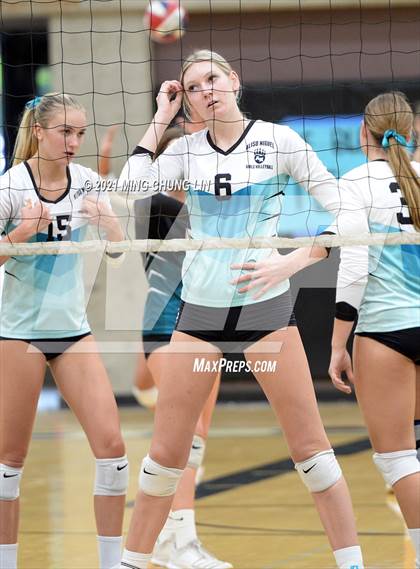 Thumbnail 1 in Beckman @ Aliso Niguel photogallery.