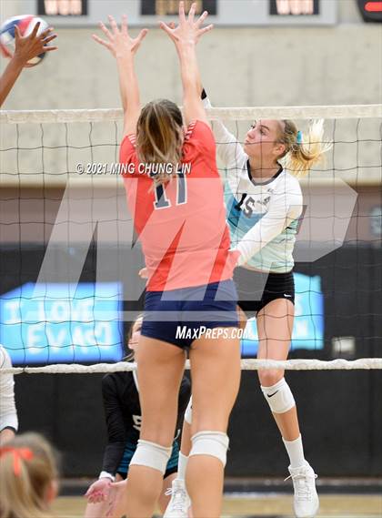 Thumbnail 1 in Beckman @ Aliso Niguel photogallery.