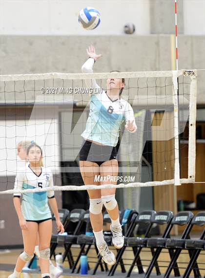 Thumbnail 1 in Beckman @ Aliso Niguel photogallery.