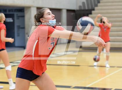 Thumbnail 1 in Beckman @ Aliso Niguel photogallery.