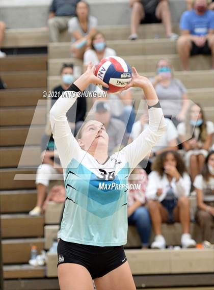 Thumbnail 1 in Beckman @ Aliso Niguel photogallery.