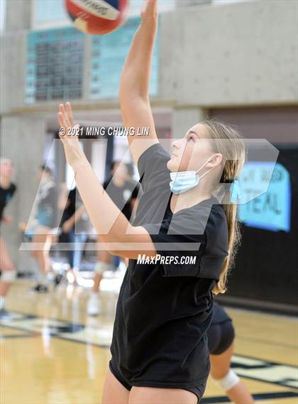 Thumbnail 1 in Beckman @ Aliso Niguel photogallery.