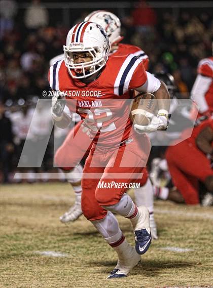 Thumbnail 2 in Maryville @ Oakland (TSSAA Division I Class 6A Semifinal) photogallery.