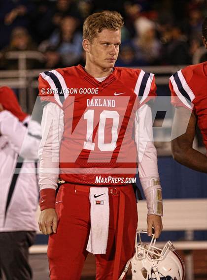 Thumbnail 3 in Maryville @ Oakland (TSSAA Division I Class 6A Semifinal) photogallery.