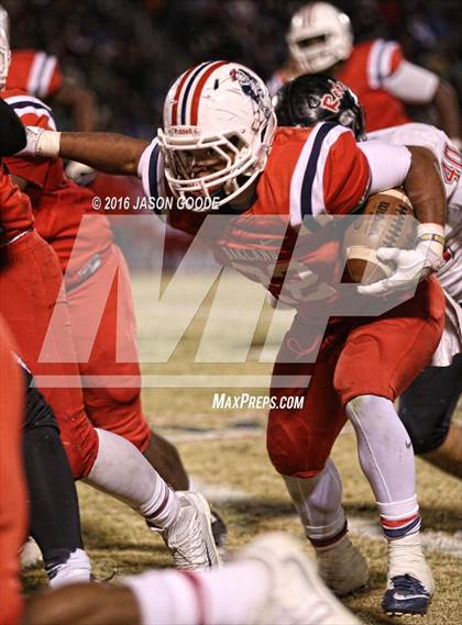 Thumbnail 3 in Maryville @ Oakland (TSSAA Division I Class 6A Semifinal) photogallery.