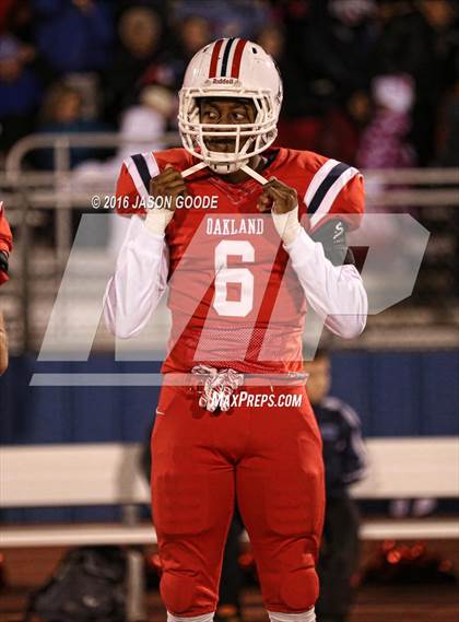 Thumbnail 1 in Maryville @ Oakland (TSSAA Division I Class 6A Semifinal) photogallery.