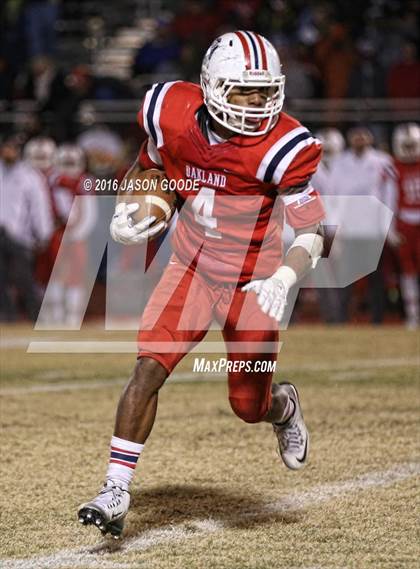 Thumbnail 3 in Maryville @ Oakland (TSSAA Division I Class 6A Semifinal) photogallery.