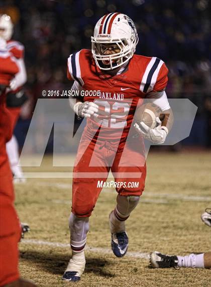 Thumbnail 2 in Maryville @ Oakland (TSSAA Division I Class 6A Semifinal) photogallery.
