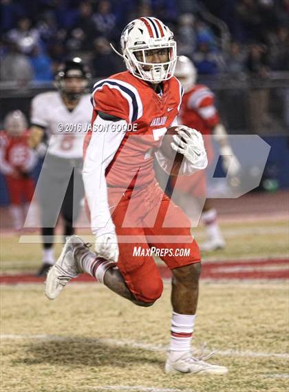 Thumbnail 3 in Maryville @ Oakland (TSSAA Division I Class 6A Semifinal) photogallery.