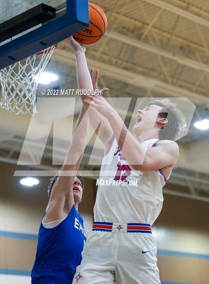 Thumbnail 2 in Walton vs. Mount Paran Christian photogallery.