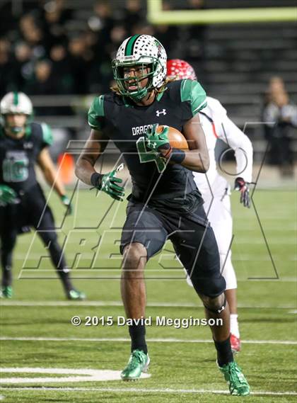 Thumbnail 2 in Cedar Hill vs. Carroll (UIL 6A Bi-District Playoff) photogallery.