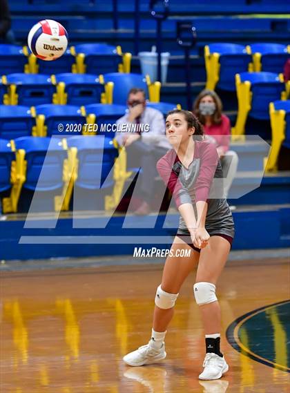 Thumbnail 1 in Harrison vs. Morrilton photogallery.