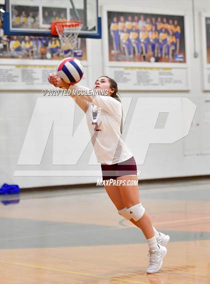Thumbnail 2 in Harrison vs. Morrilton photogallery.