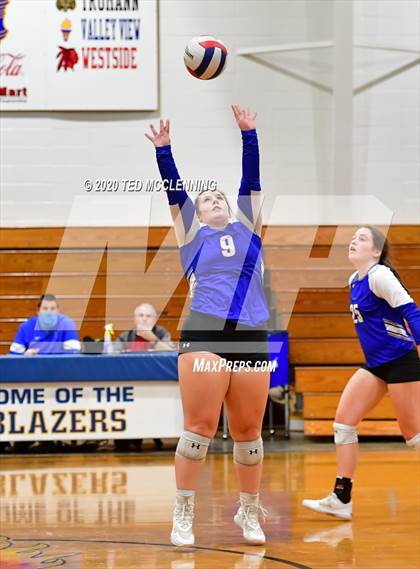 Thumbnail 3 in Harrison vs. Morrilton photogallery.
