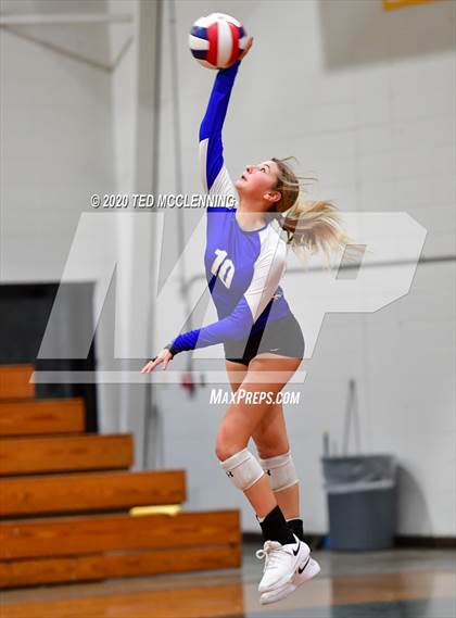 Thumbnail 3 in Harrison vs. Morrilton photogallery.