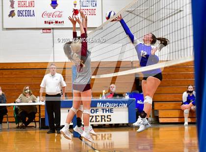 Thumbnail 1 in Harrison vs. Morrilton photogallery.