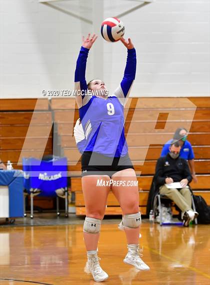 Thumbnail 1 in Harrison vs. Morrilton photogallery.