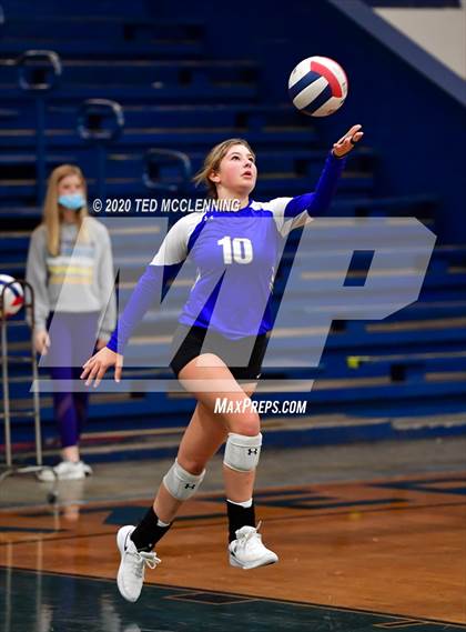 Thumbnail 1 in Harrison vs. Morrilton photogallery.