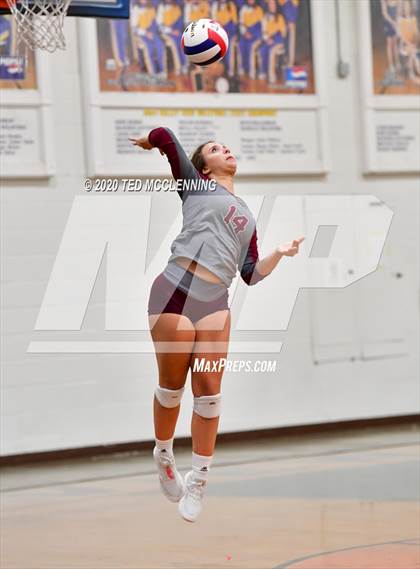Thumbnail 3 in Harrison vs. Morrilton photogallery.