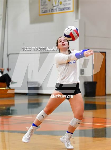 Thumbnail 3 in Harrison vs. Morrilton photogallery.
