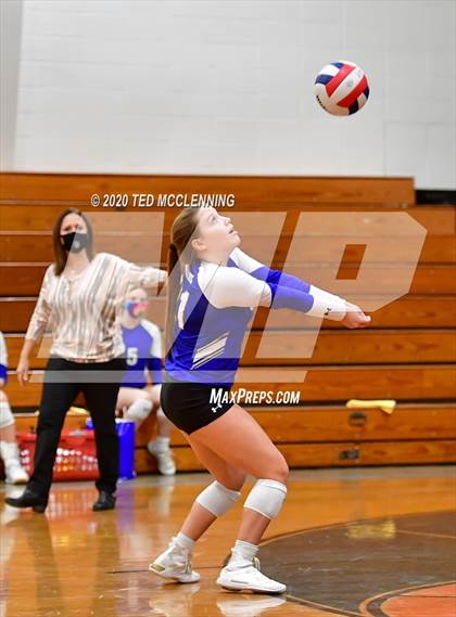 Thumbnail 1 in Harrison vs. Morrilton photogallery.