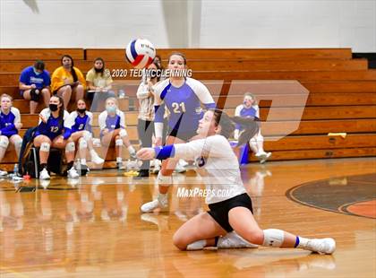 Thumbnail 3 in Harrison vs. Morrilton photogallery.