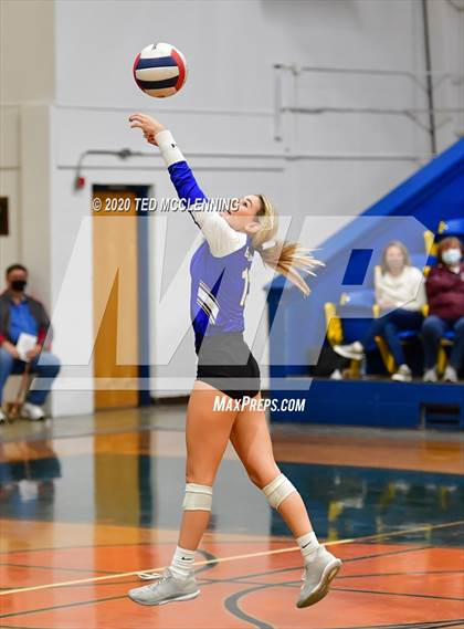Thumbnail 1 in Harrison vs. Morrilton photogallery.