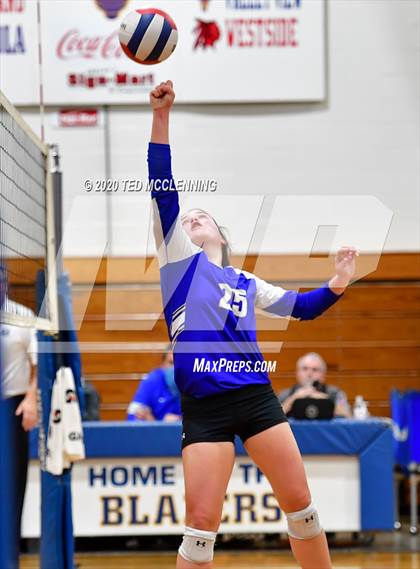 Thumbnail 2 in Harrison vs. Morrilton photogallery.