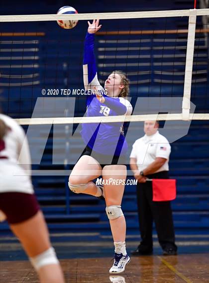 Thumbnail 2 in Harrison vs. Morrilton photogallery.