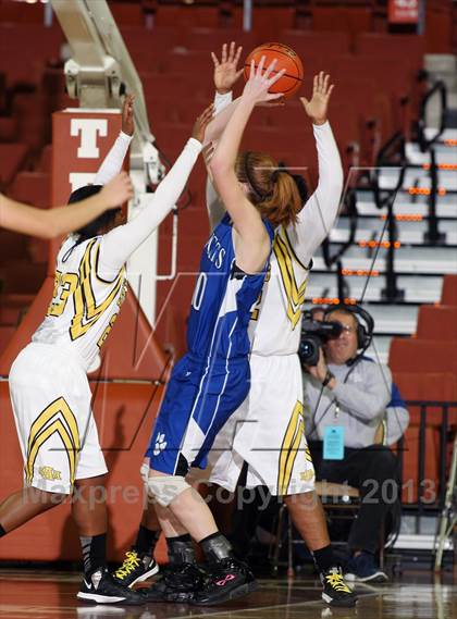 Thumbnail 1 in Triple A Academy vs. Smyer (UIL 1A Semifinal) photogallery.