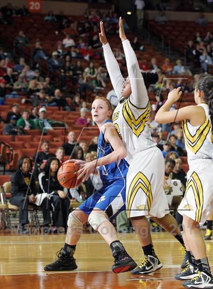 Thumbnail 2 in Triple A Academy vs. Smyer (UIL 1A Semifinal) photogallery.