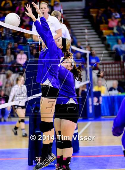 Thumbnail 3 in Cheraw vs. Prairie (CHSAA 1A Playoff) photogallery.
