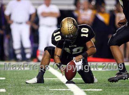 Thumbnail 1 in Lamar vs. Abilene (Texas Bi-District Playoffs) photogallery.