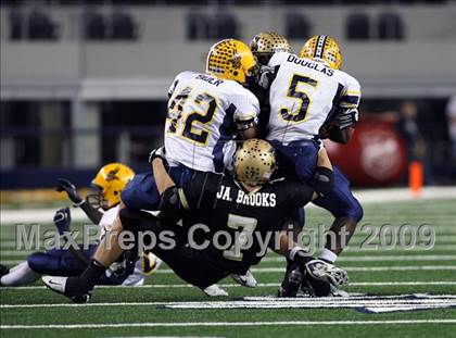 Thumbnail 3 in Lamar vs. Abilene (Texas Bi-District Playoffs) photogallery.