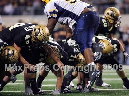 Thumbnail 3 in Lamar vs. Abilene (Texas Bi-District Playoffs) photogallery.