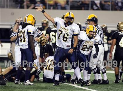 Thumbnail 2 in Lamar vs. Abilene (Texas Bi-District Playoffs) photogallery.