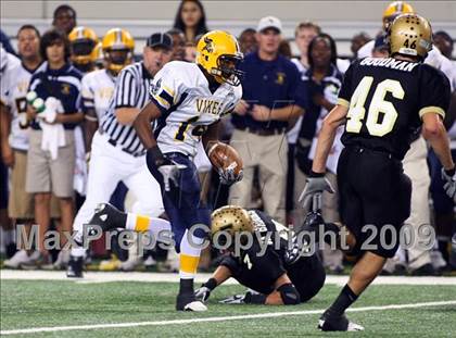 Thumbnail 2 in Lamar vs. Abilene (Texas Bi-District Playoffs) photogallery.