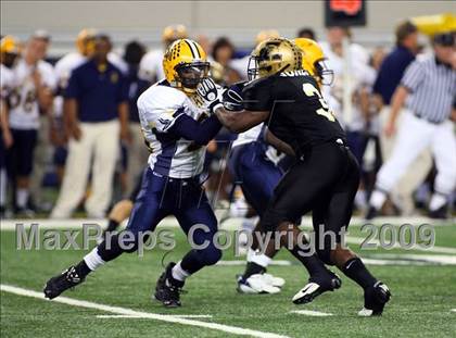 Thumbnail 1 in Lamar vs. Abilene (Texas Bi-District Playoffs) photogallery.